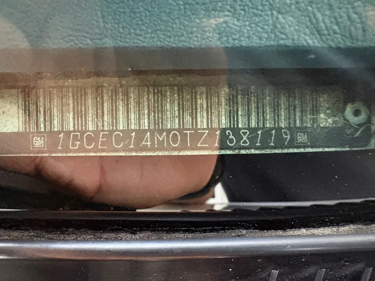 Vehicle photo 24