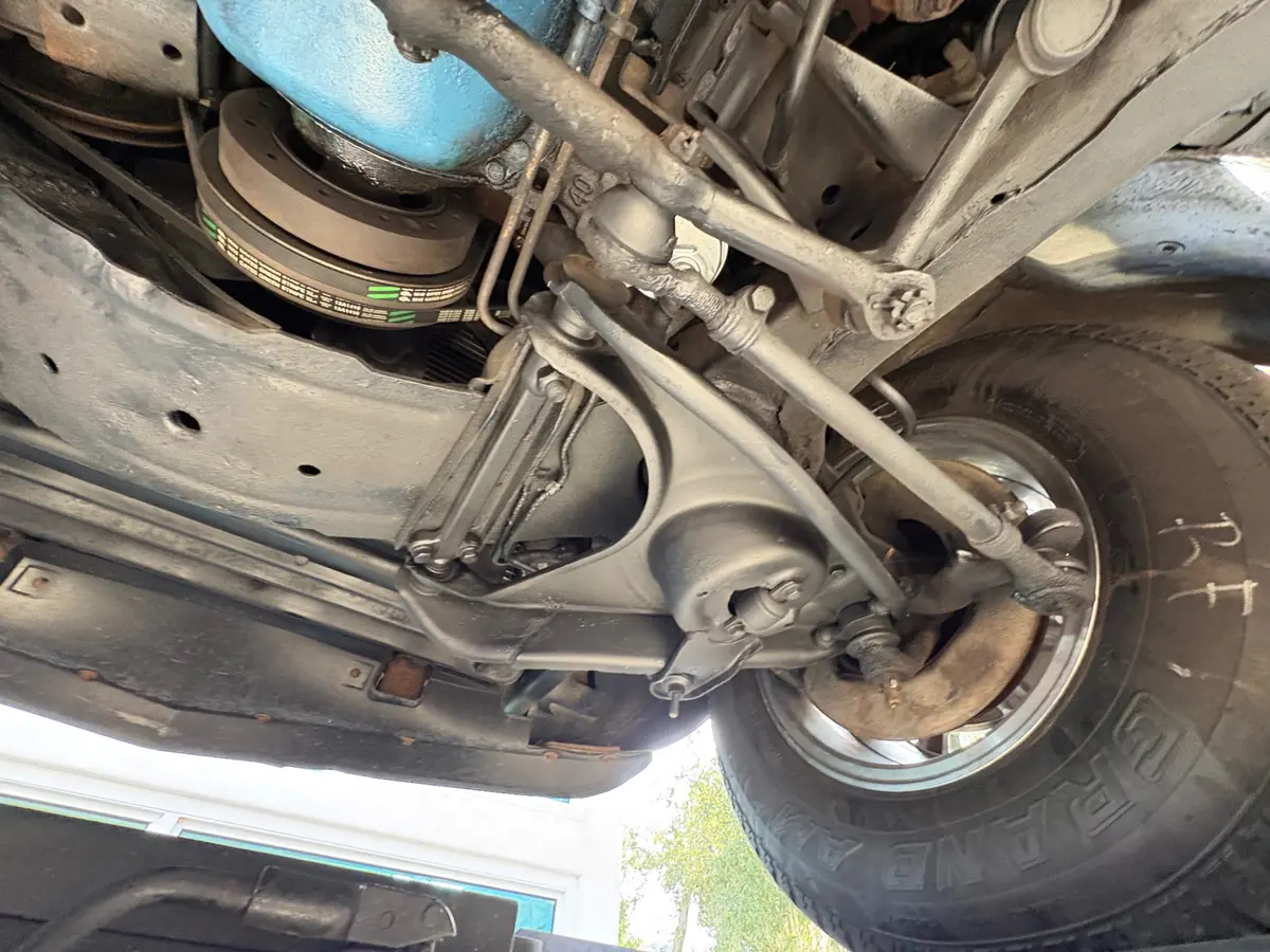 Vehicle photo 54