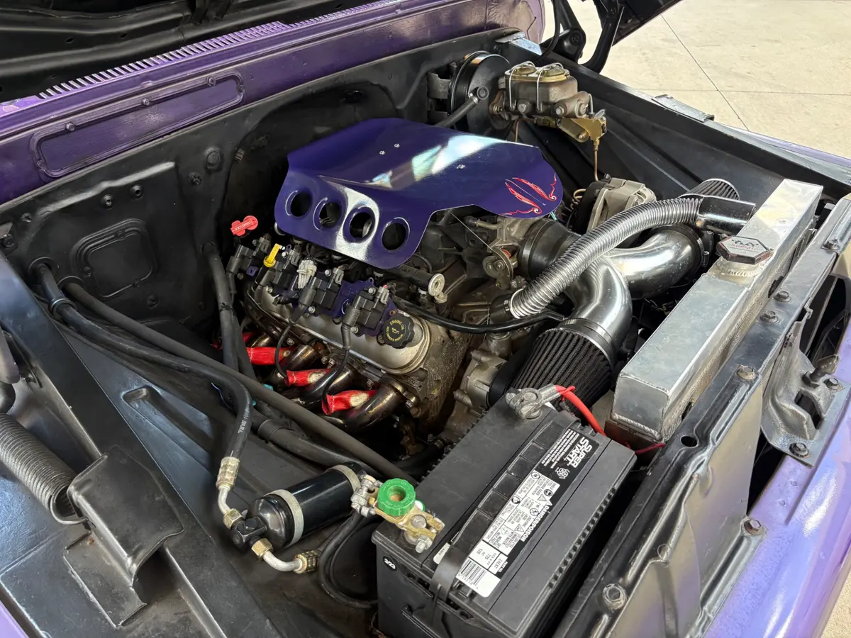 Vehicle photo 27