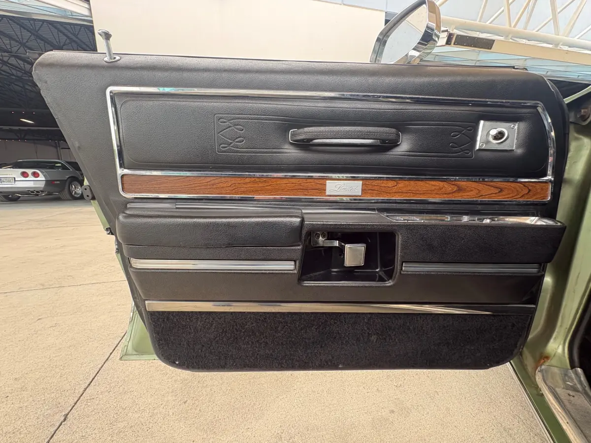 Vehicle photo 35