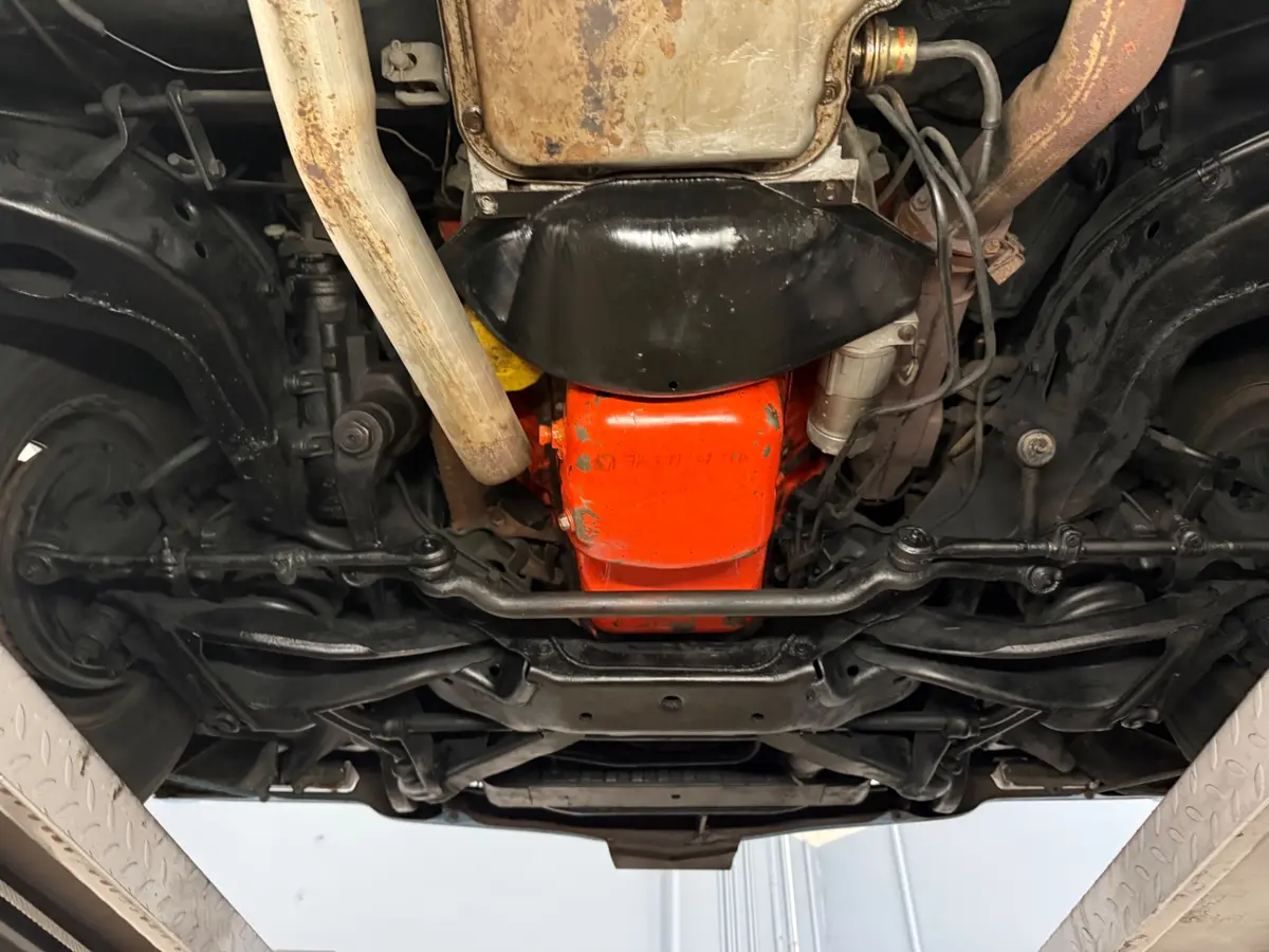Vehicle photo 52
