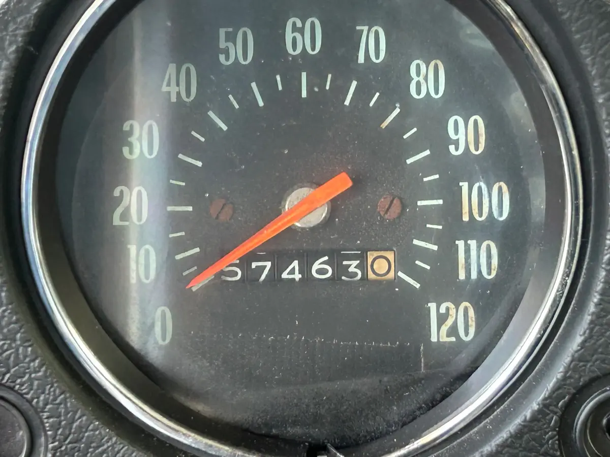 Vehicle photo 21