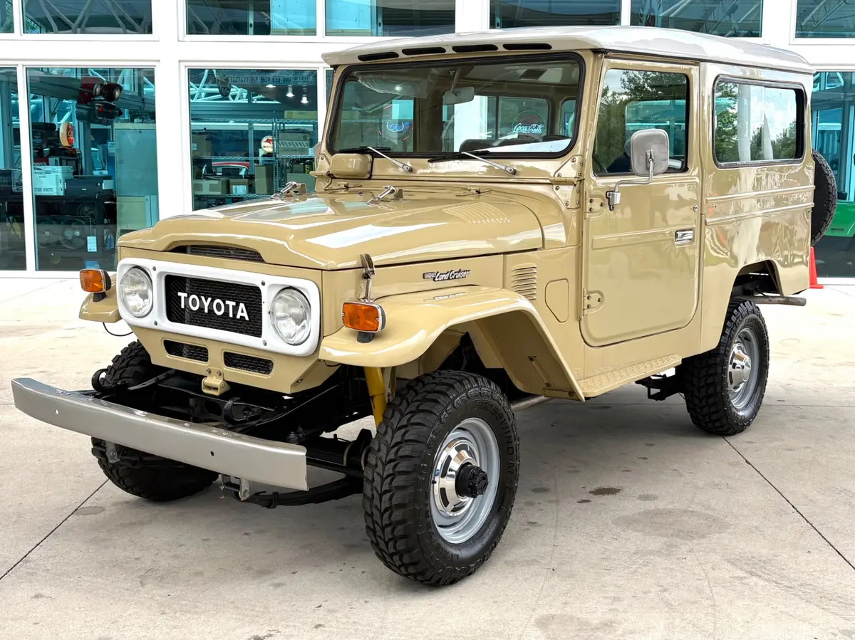 Vehicle photo 1