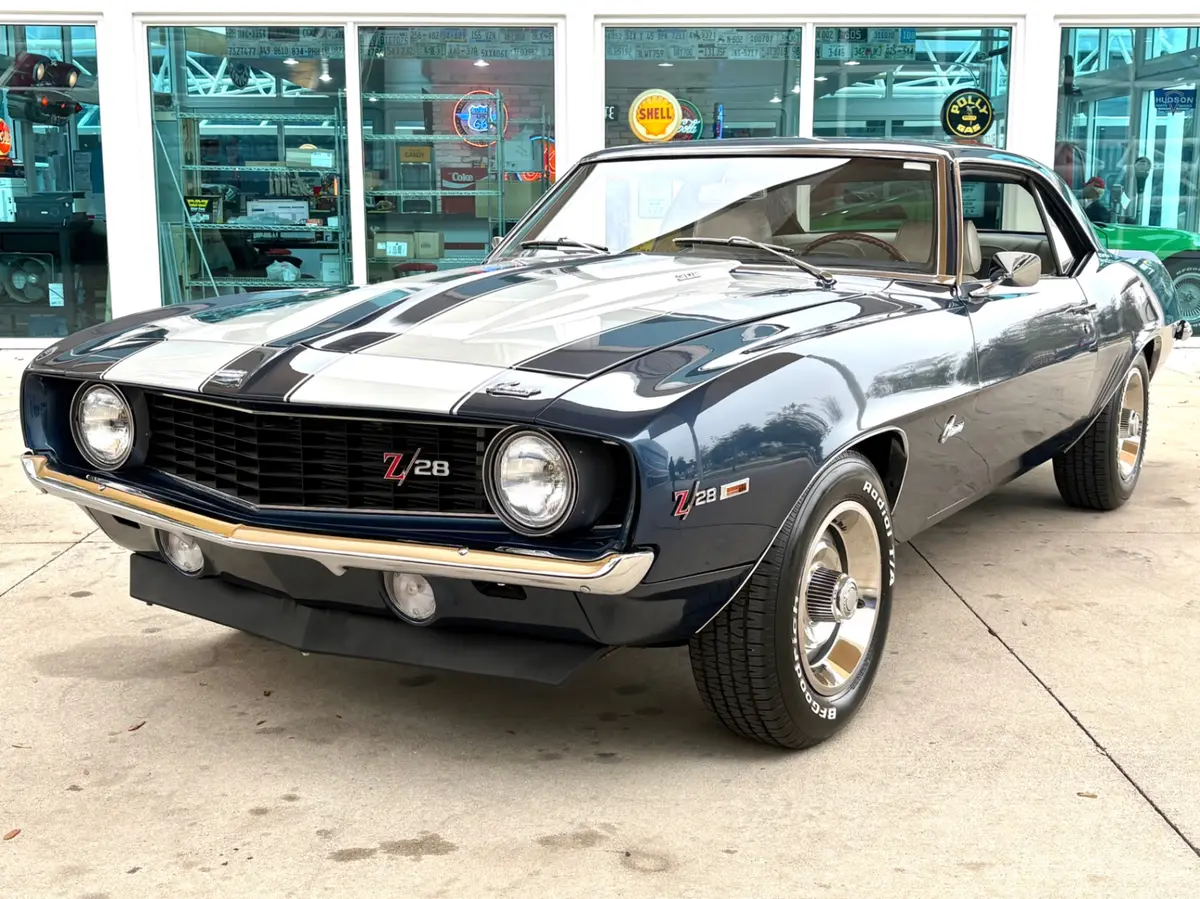 Vehicle photo 1