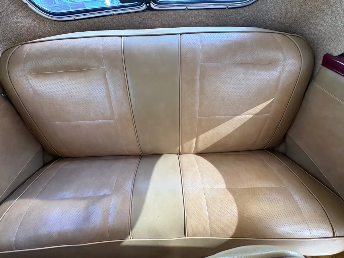 Vehicle photo 31