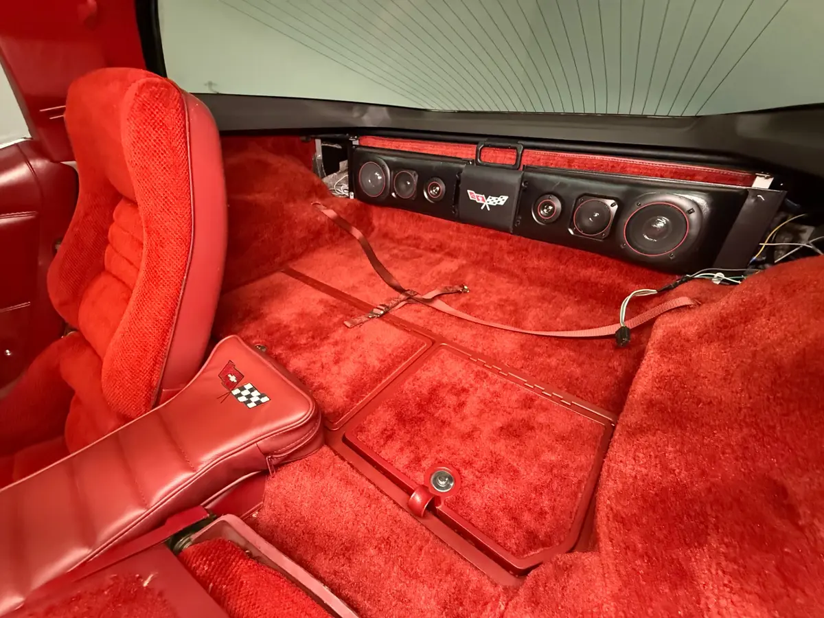 Vehicle photo 29