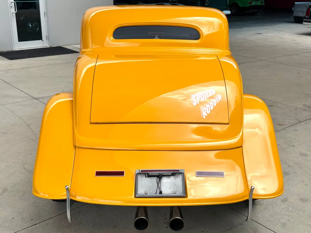 Vehicle photo 8