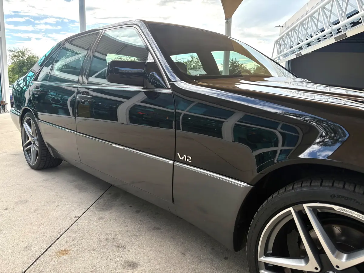 Vehicle photo 18
