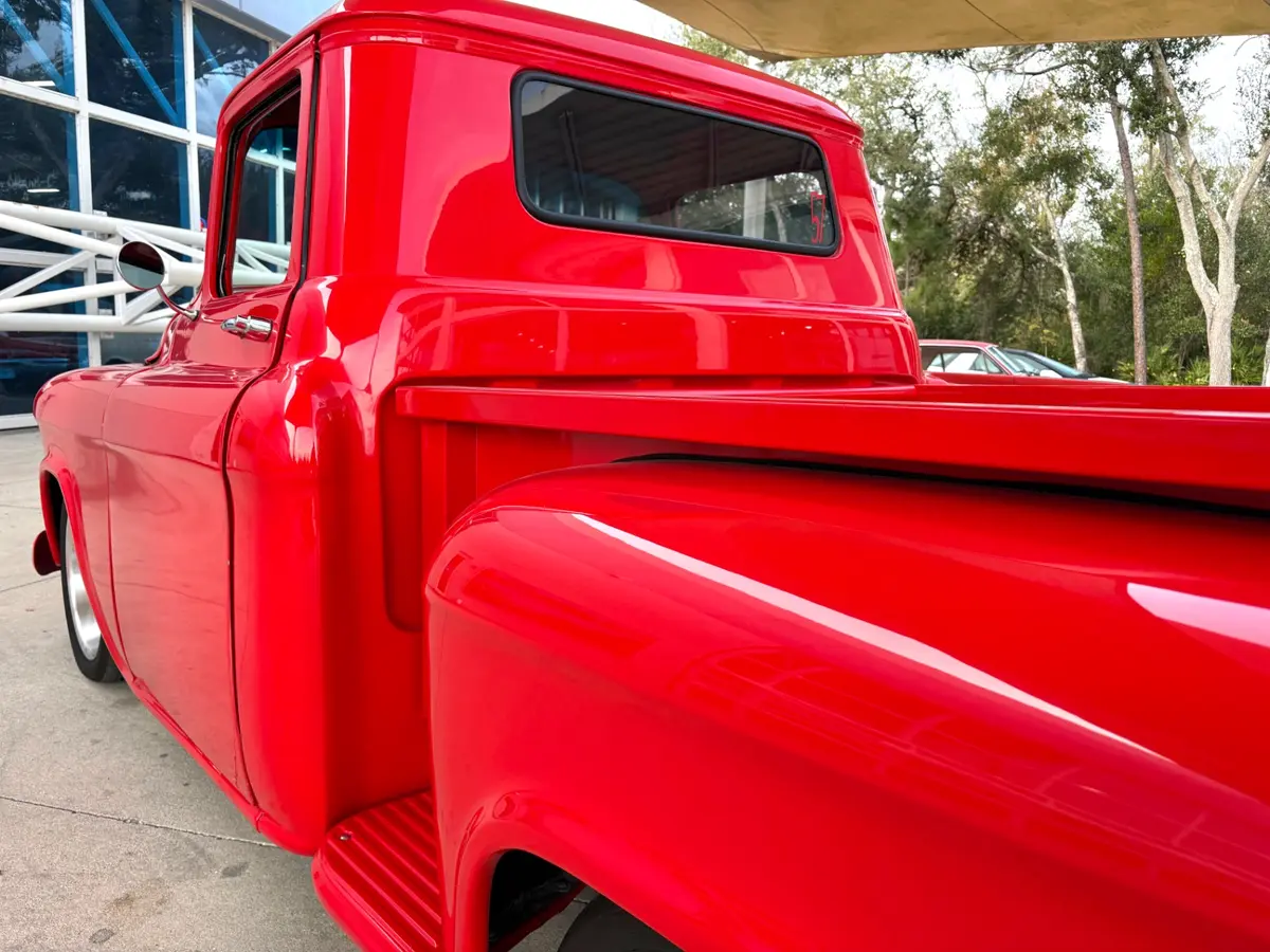 Vehicle photo 14