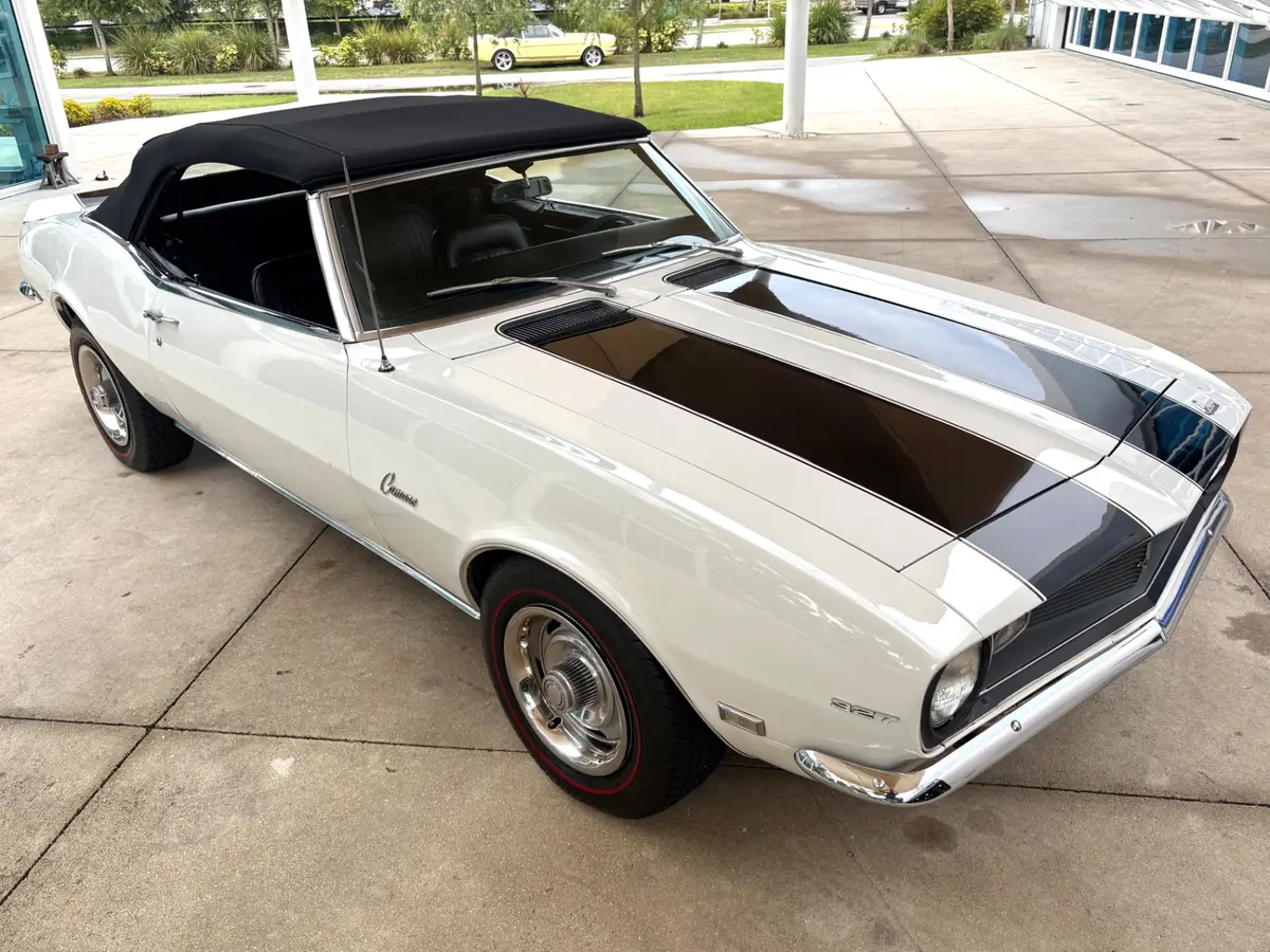 Vehicle photo 21