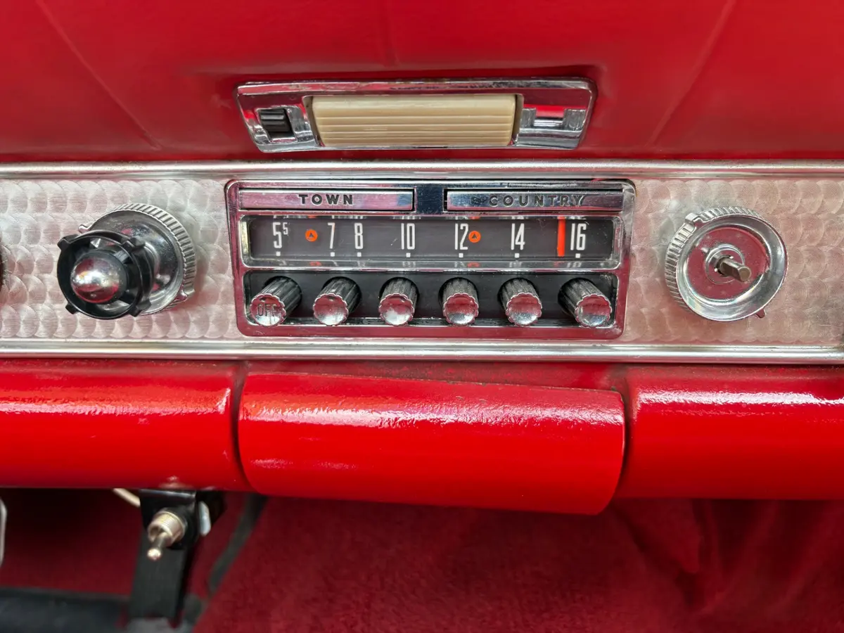 Vehicle photo 47