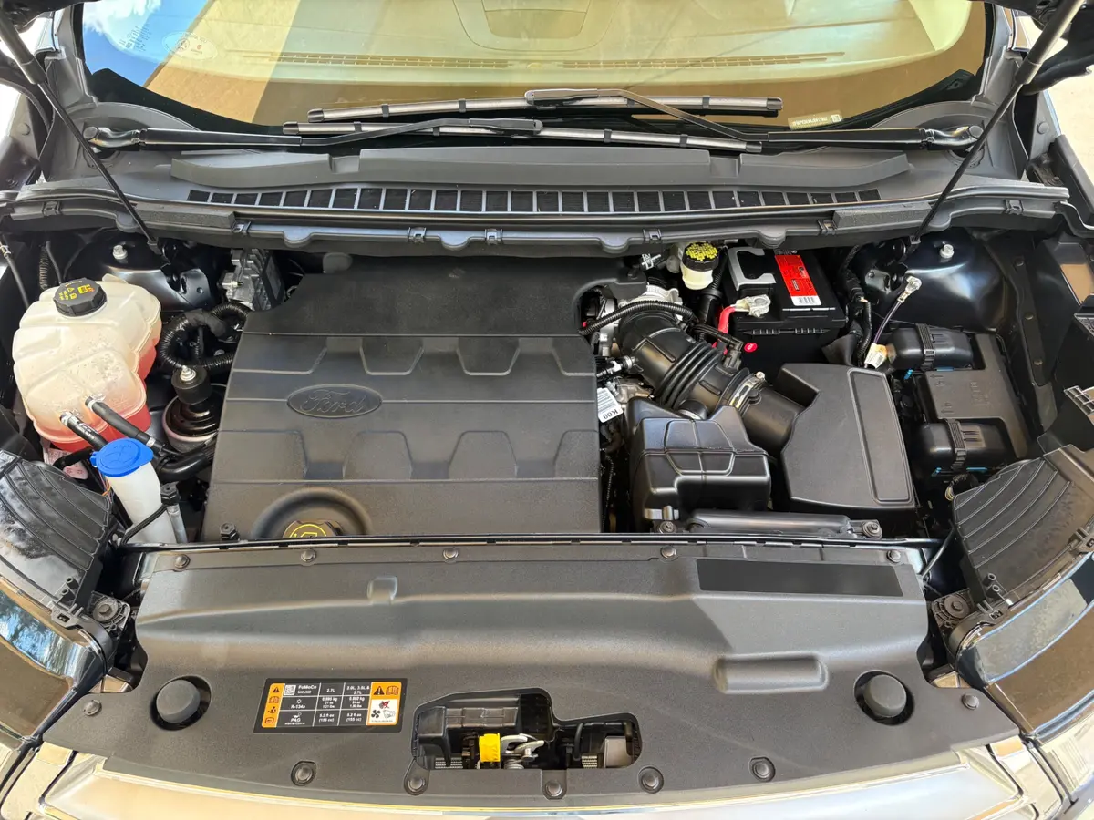 Vehicle photo 27