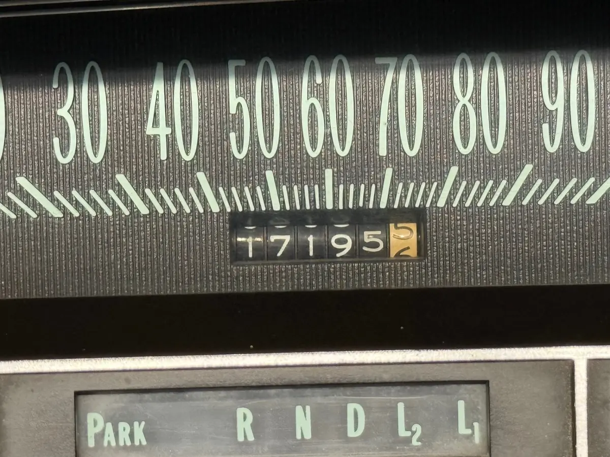 Vehicle photo 11