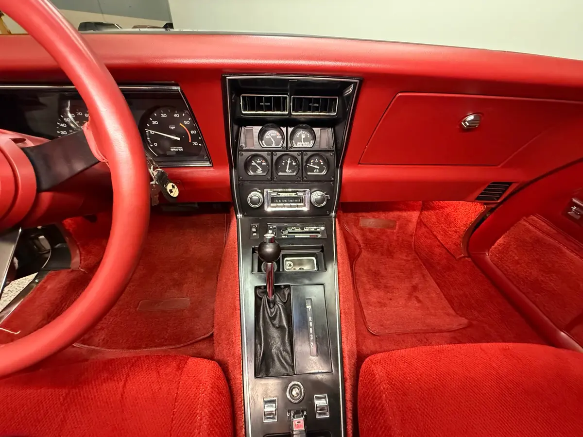 Vehicle photo 27