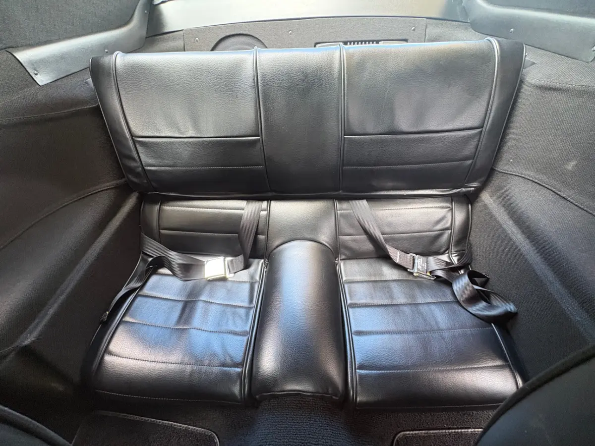 Vehicle photo 34