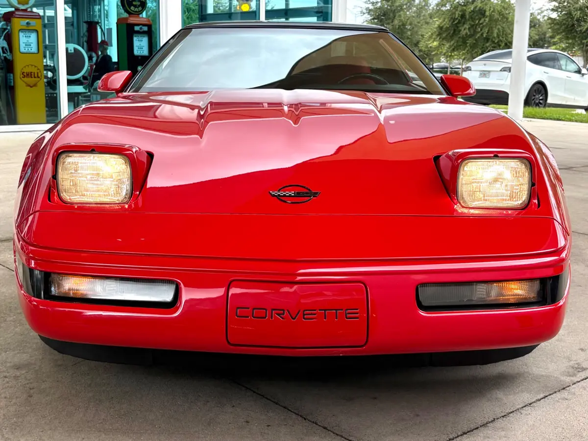 Vehicle photo 4
