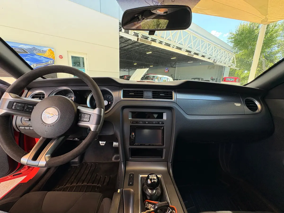 Vehicle photo 36