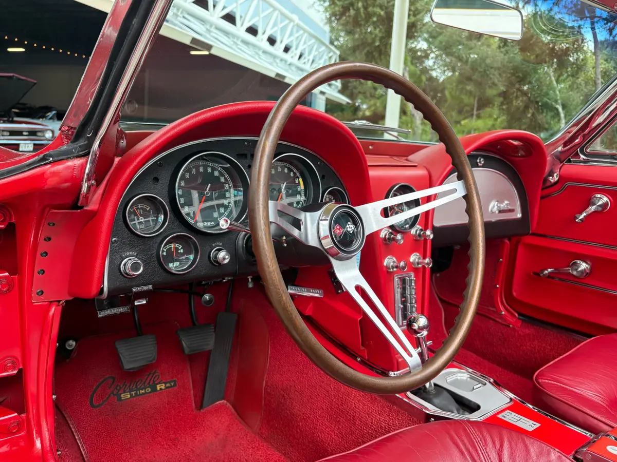Vehicle photo 43