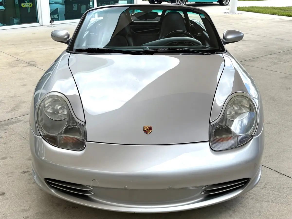 Vehicle photo 3