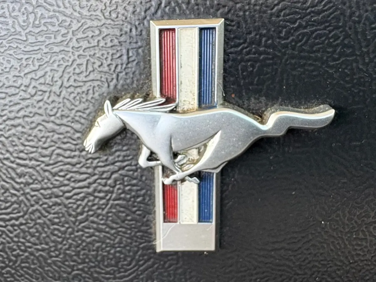 Vehicle photo 44