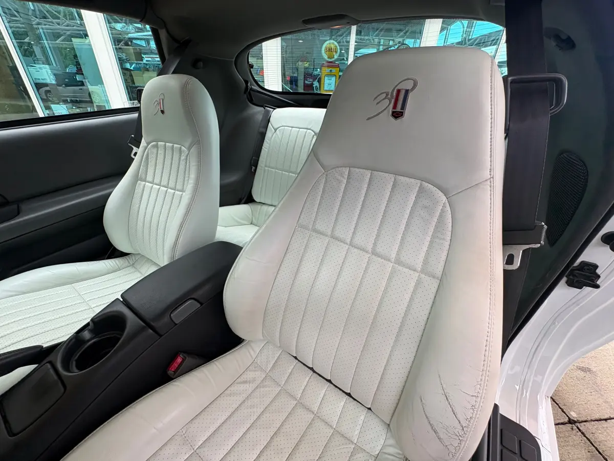Vehicle photo 31