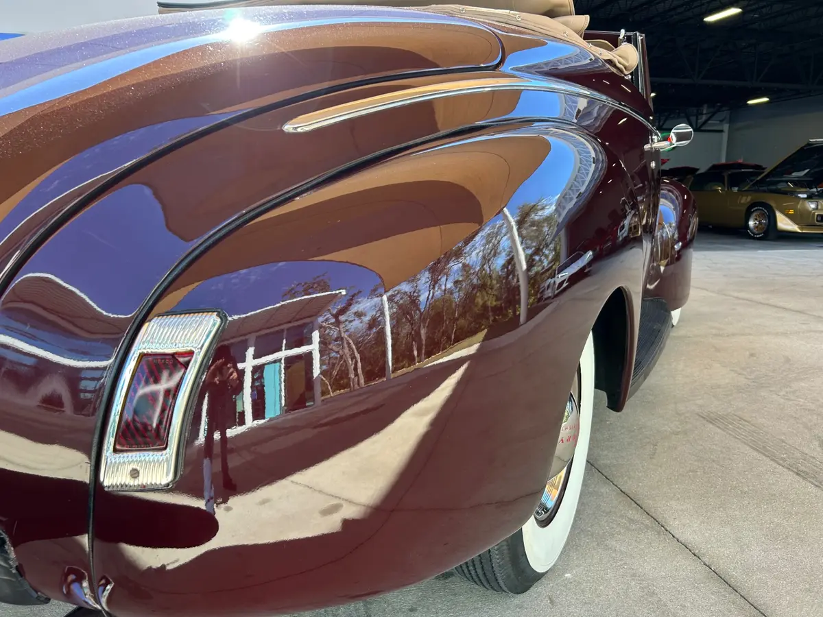 Vehicle photo 17