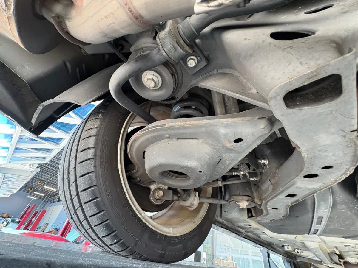 Vehicle photo 47