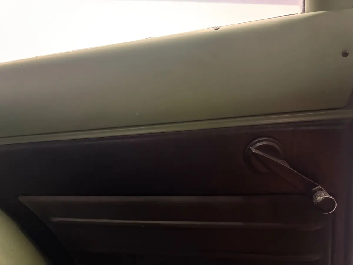 Vehicle photo 34