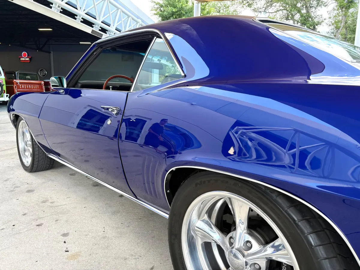 Vehicle photo 14