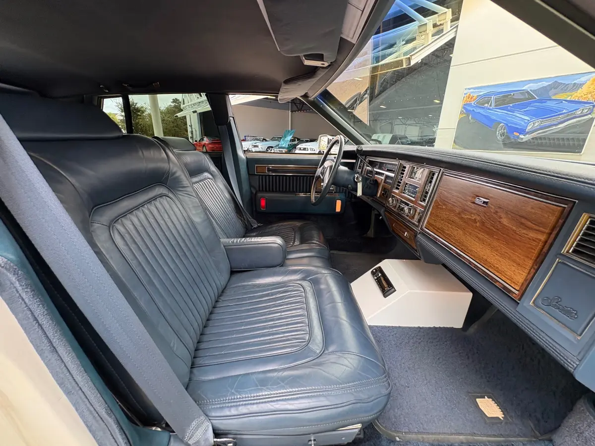 Vehicle photo 47