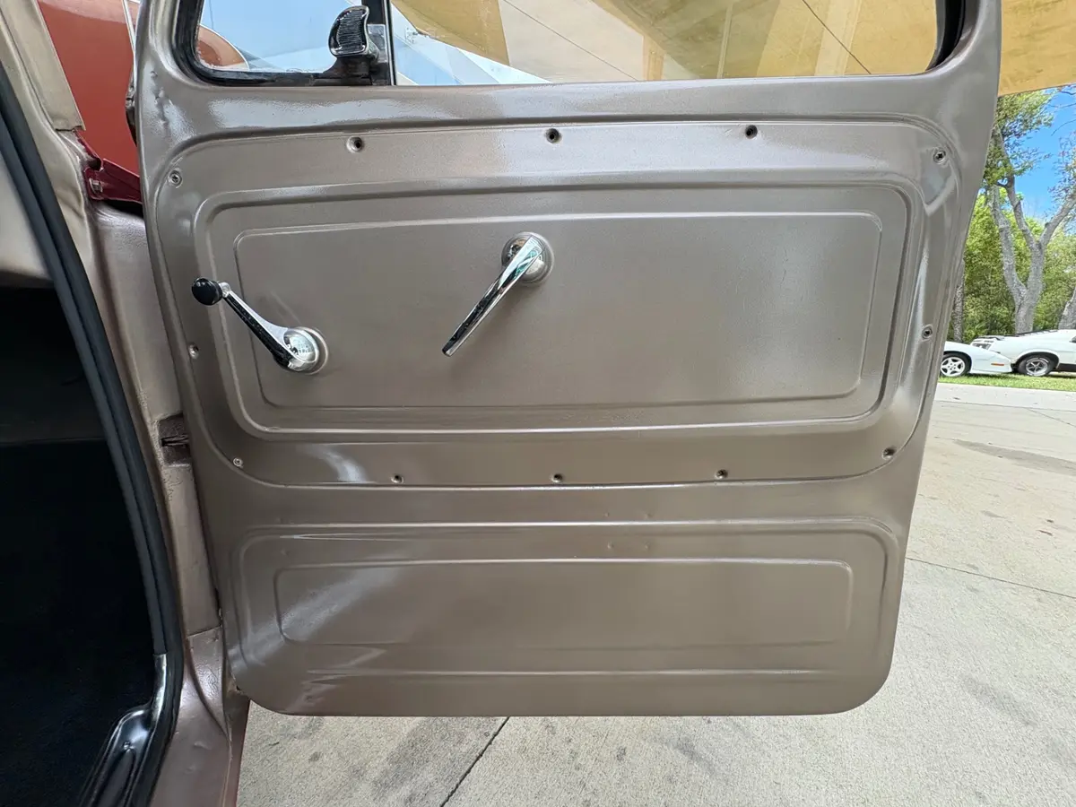 Vehicle photo 35