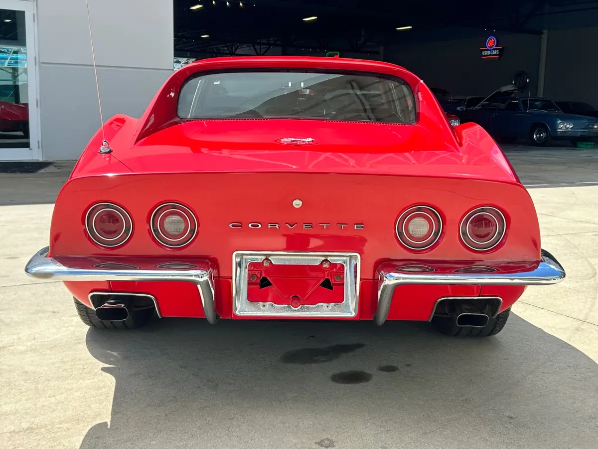 Vehicle photo 6