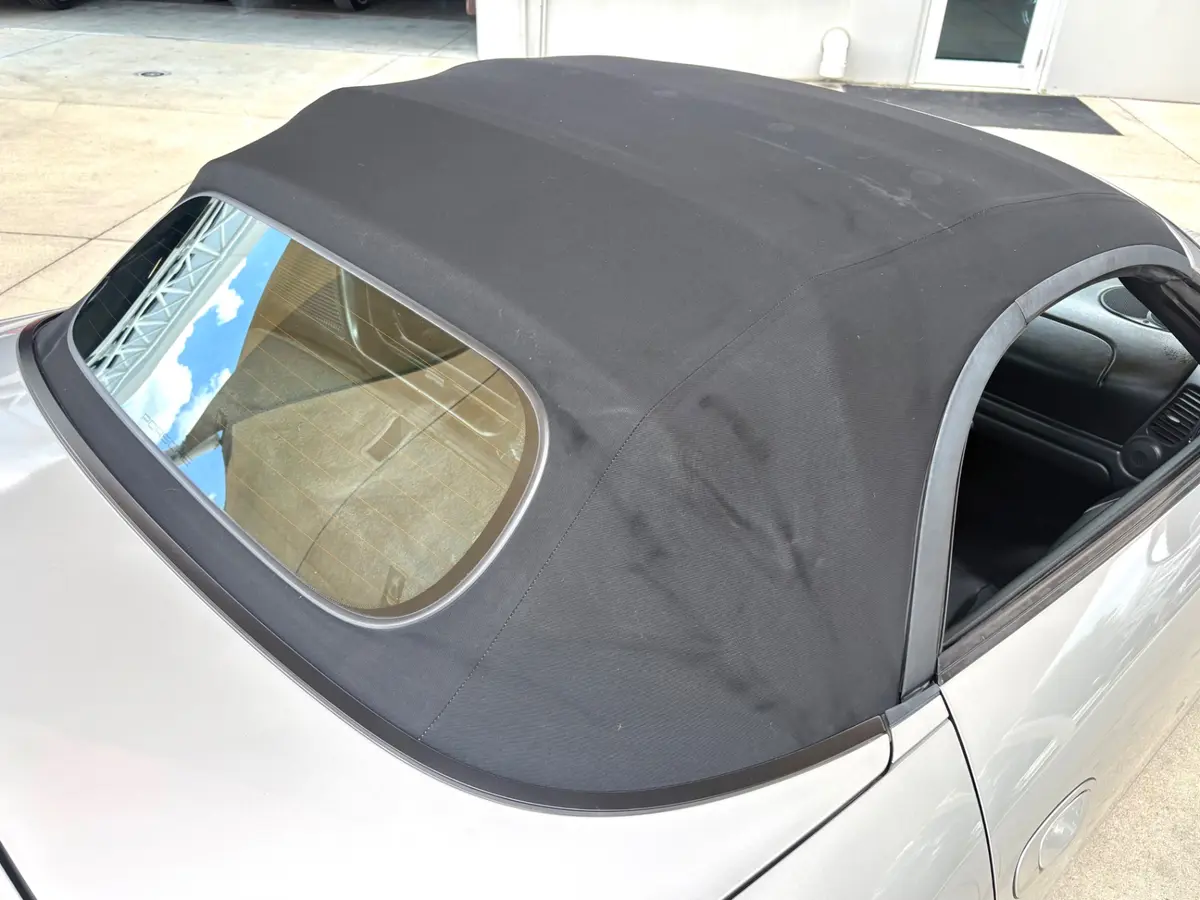 Vehicle photo 26