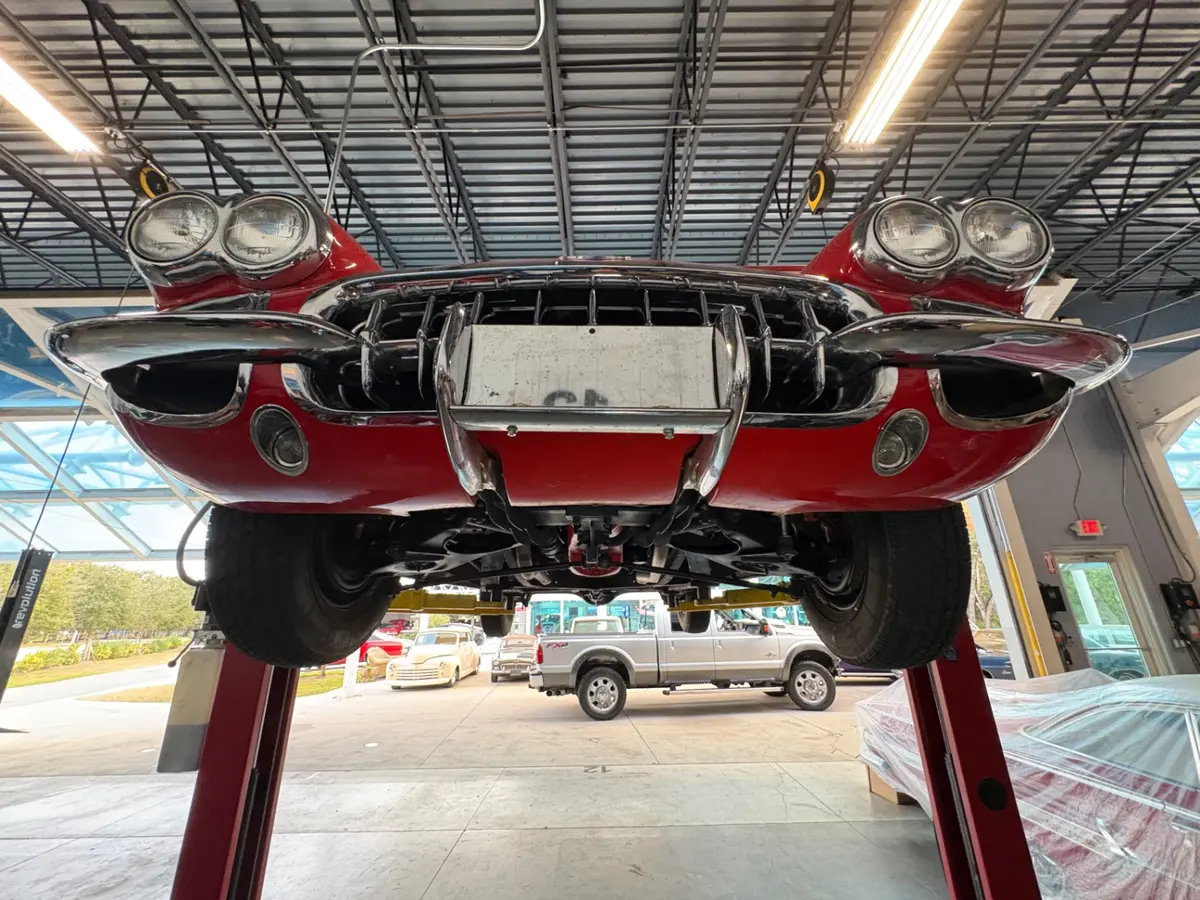 Vehicle photo 57