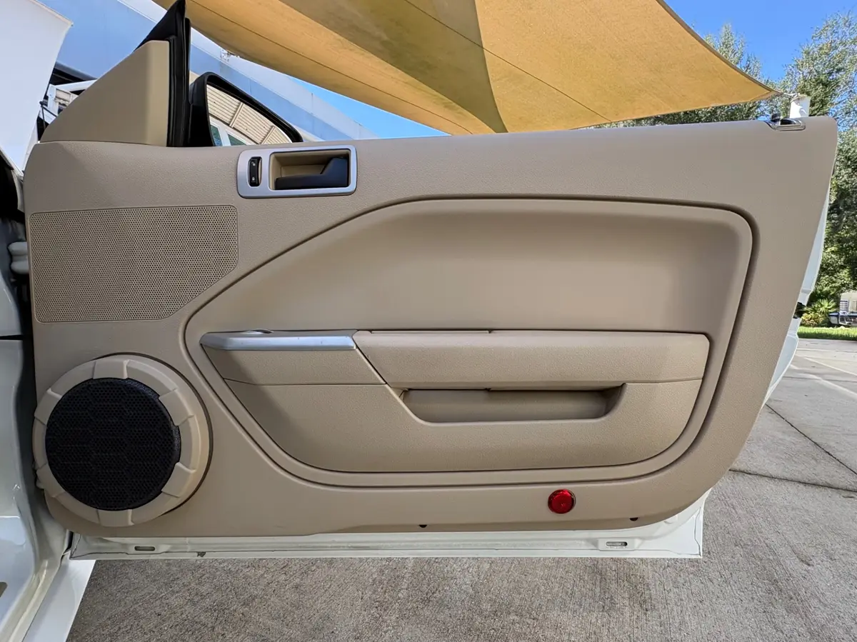 Vehicle photo 38