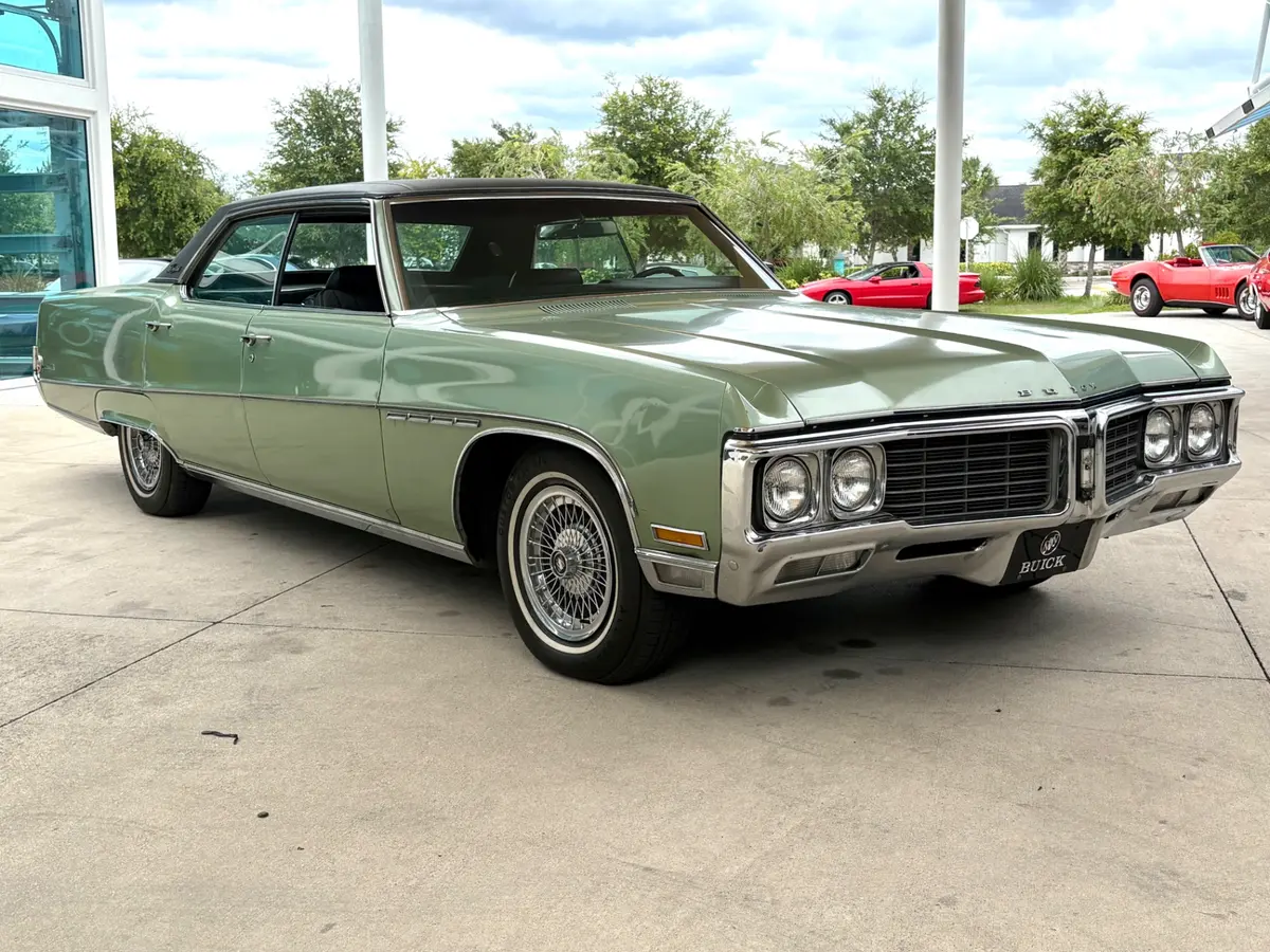 Vehicle photo 4