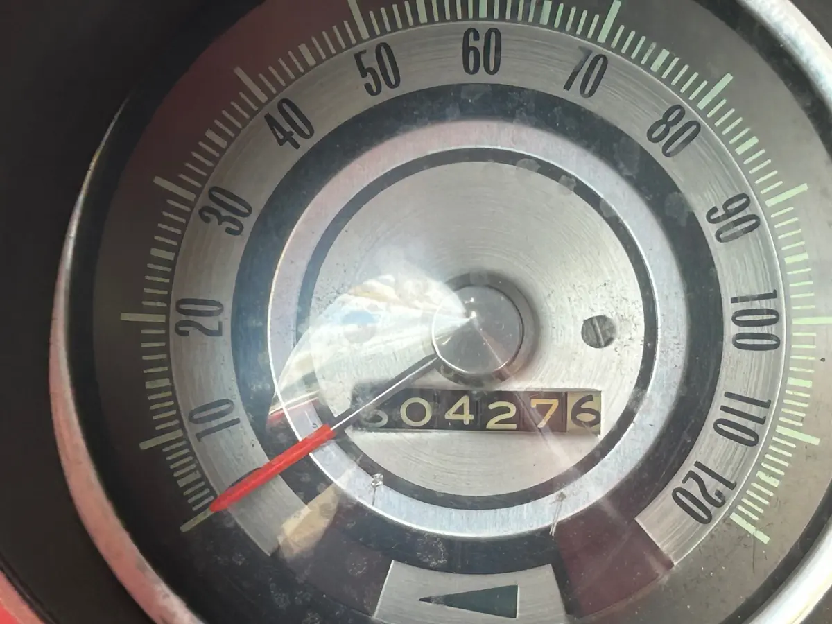 Vehicle photo 24