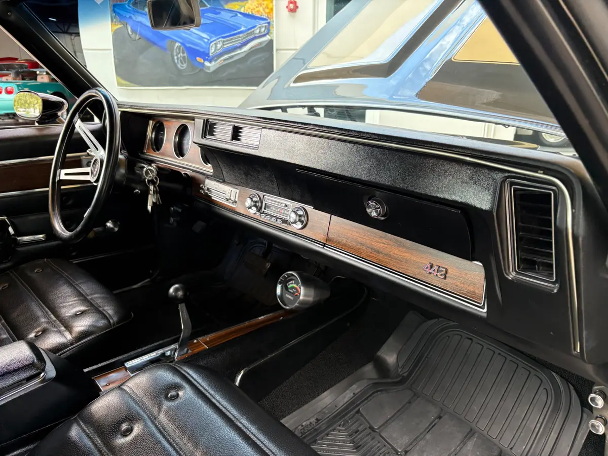Vehicle photo 45