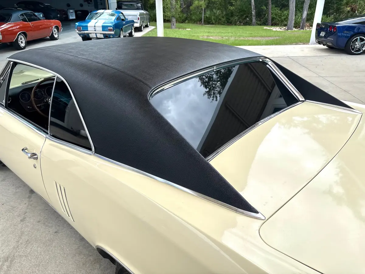 Vehicle photo 22