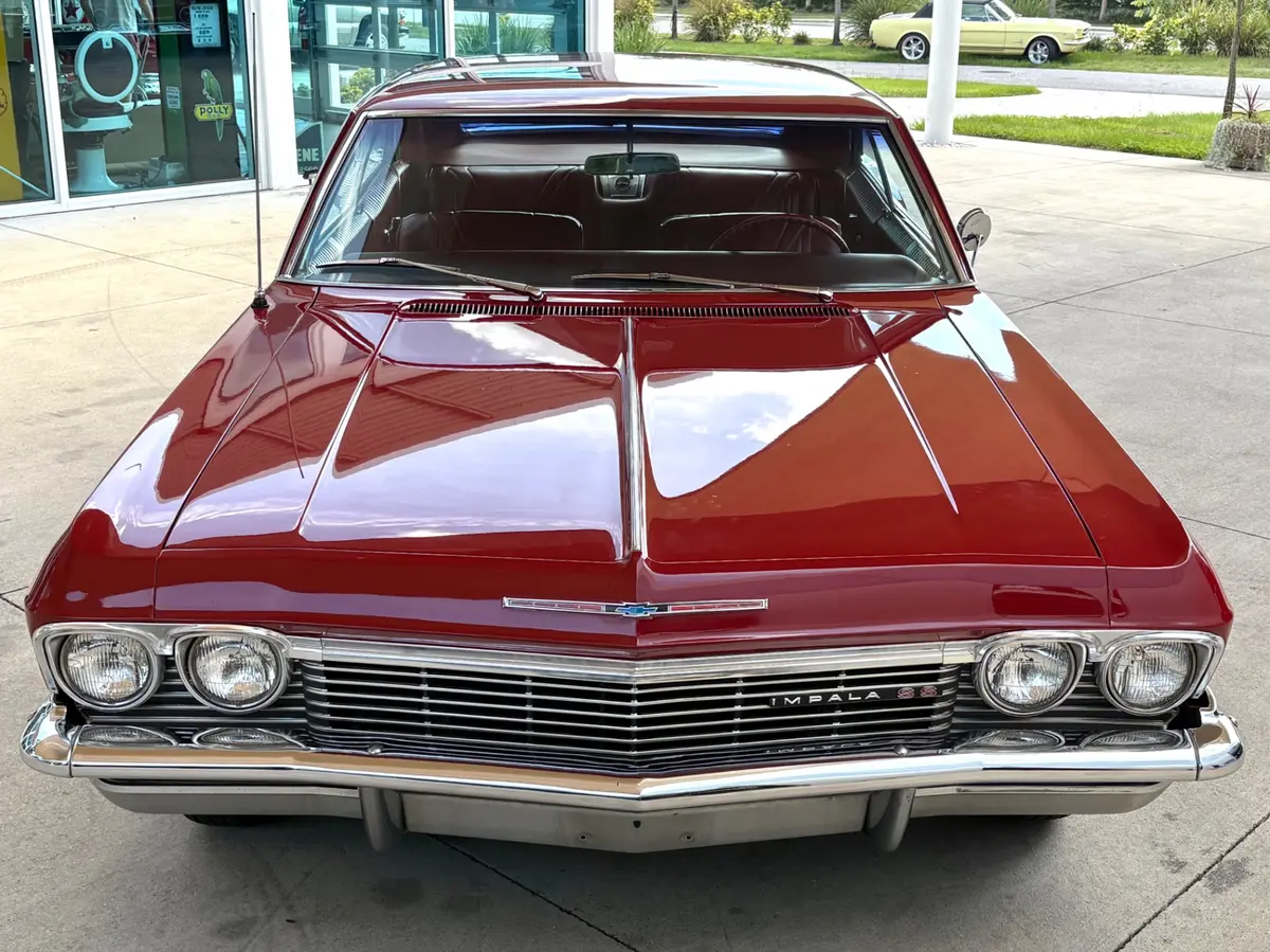 Vehicle photo 3