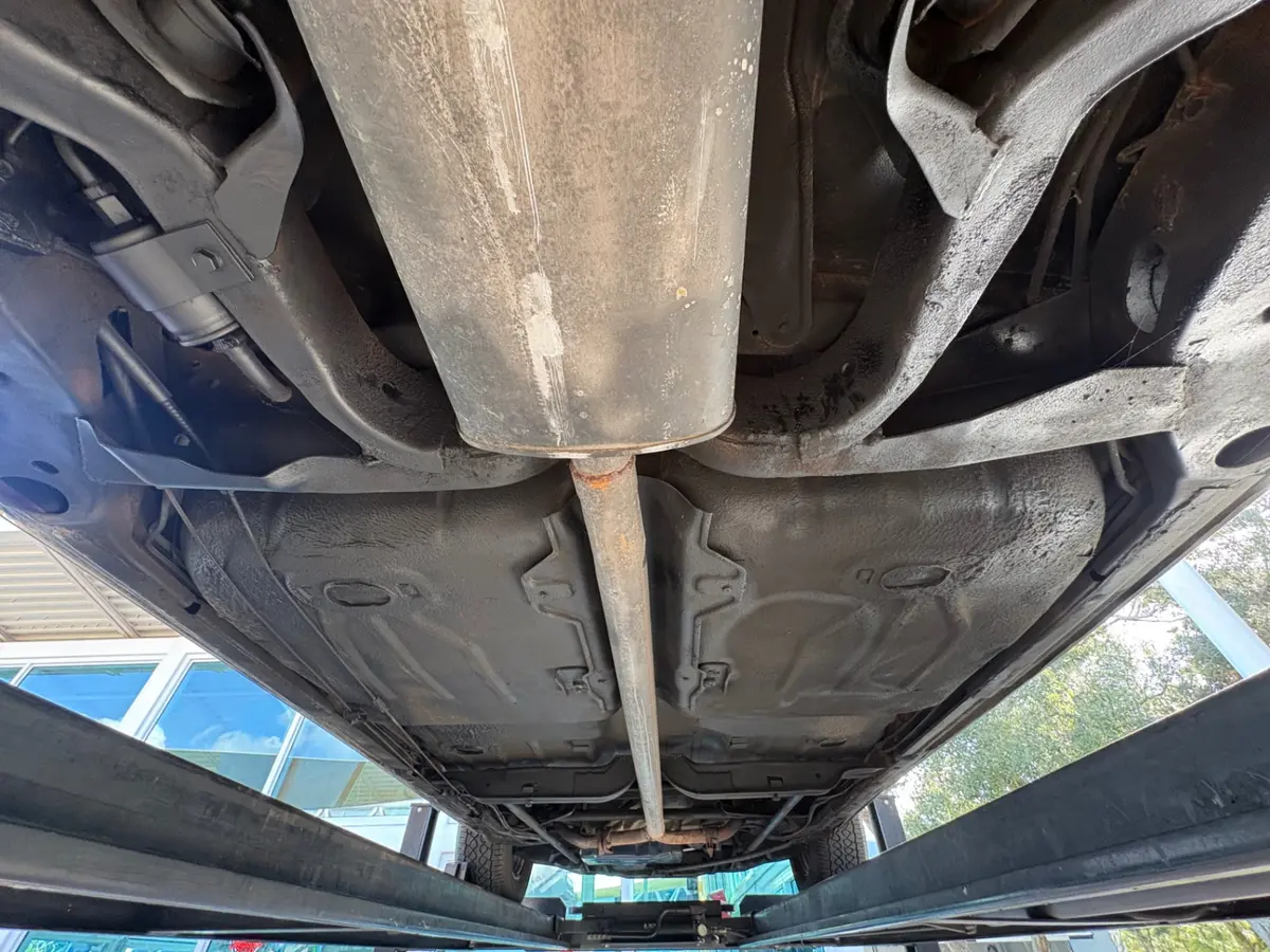 Vehicle photo 54