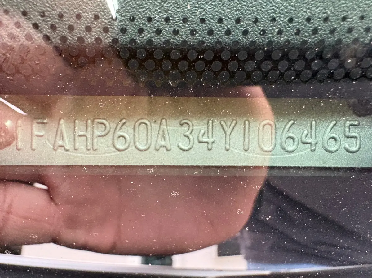 Vehicle photo 30