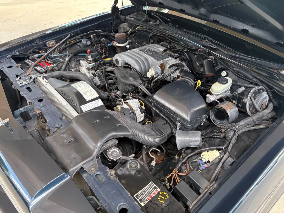 Vehicle photo 28