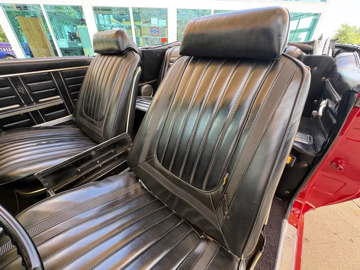 Vehicle photo 40