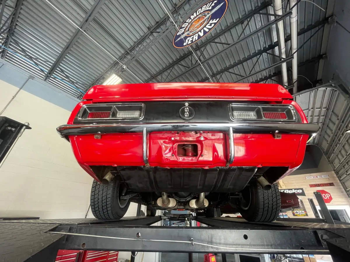 Vehicle photo 41