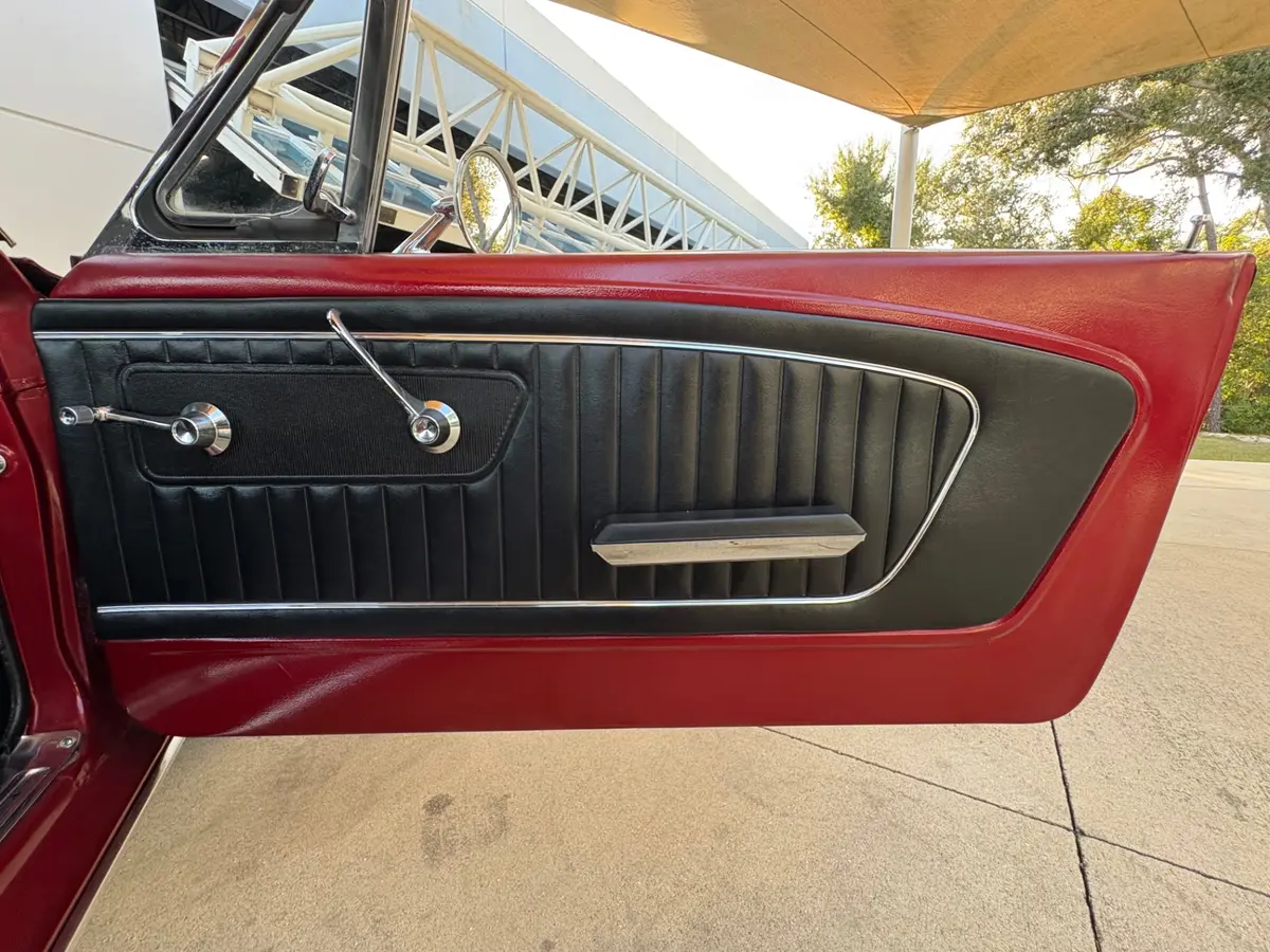 Vehicle photo 38