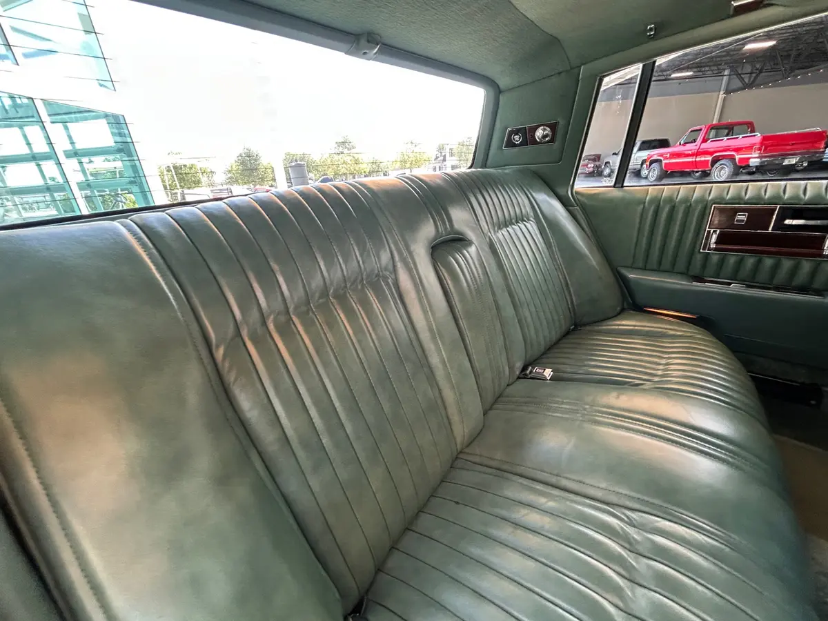 Vehicle photo 42