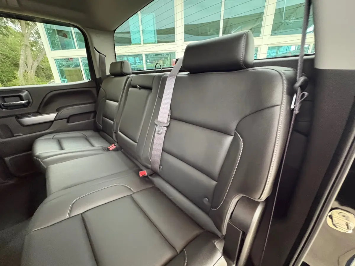 Vehicle photo 39