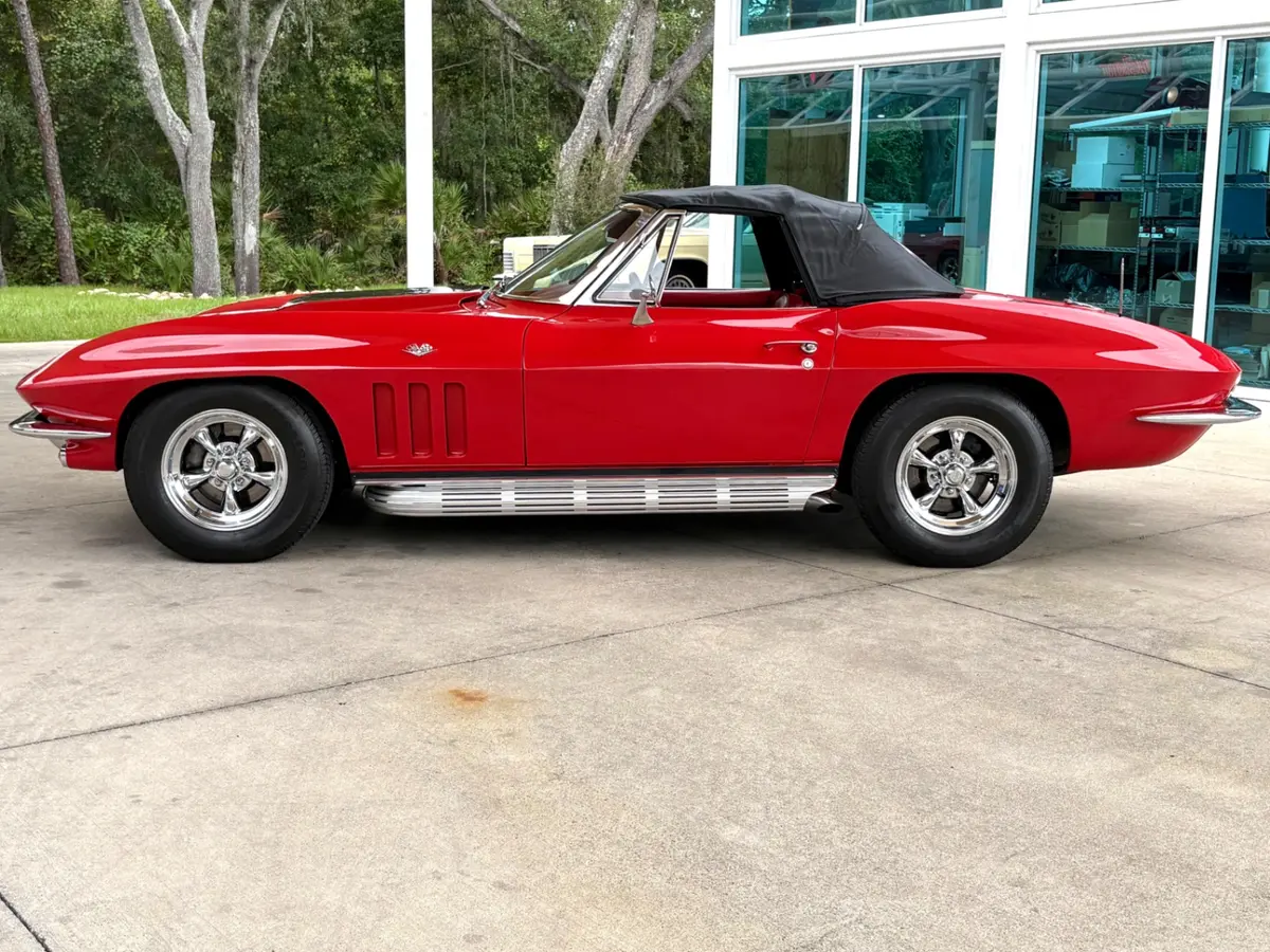 Vehicle photo 25