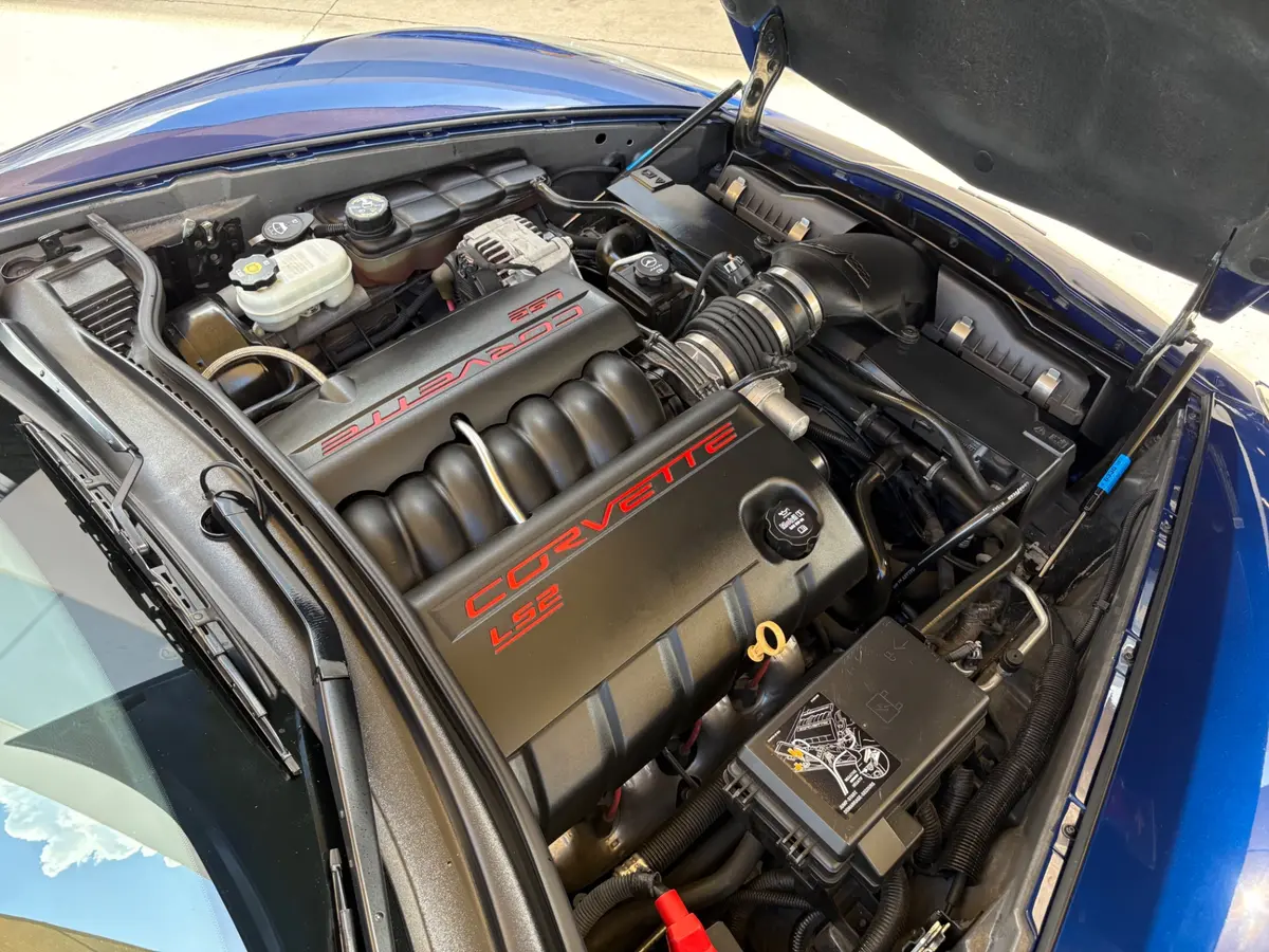 Vehicle photo 26